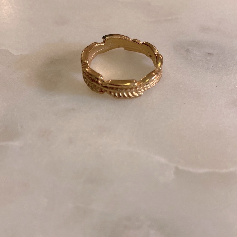 Gold leaf ring leave band in gold metal simple chic womens jewelry​ - Picture 2 of 2
